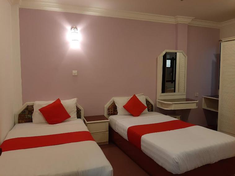 G City Hotel Teluk Intan Exterior foto
